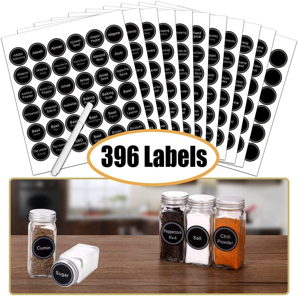 Organizador de Especias con 24 Frascos de Vidrio Vacíos, 396 Etiquetas para Especias, Marcador de Tiza y Embudo – Set Completo para Encimera, Gabinete o Montaje en Pared – Color Plateado.